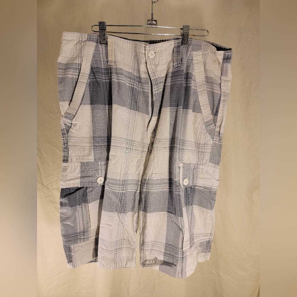 Wear First Men's Blue Plaid‎ Cargo Shorts Size 38